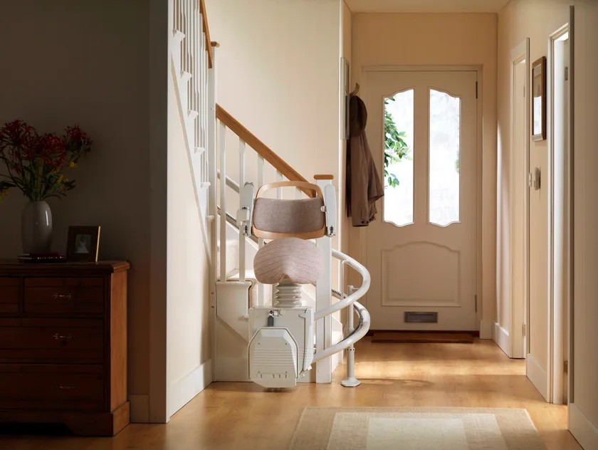 Miniascensori con interni particolari personalizzati Miniascensori con interni particolari personalizzati
